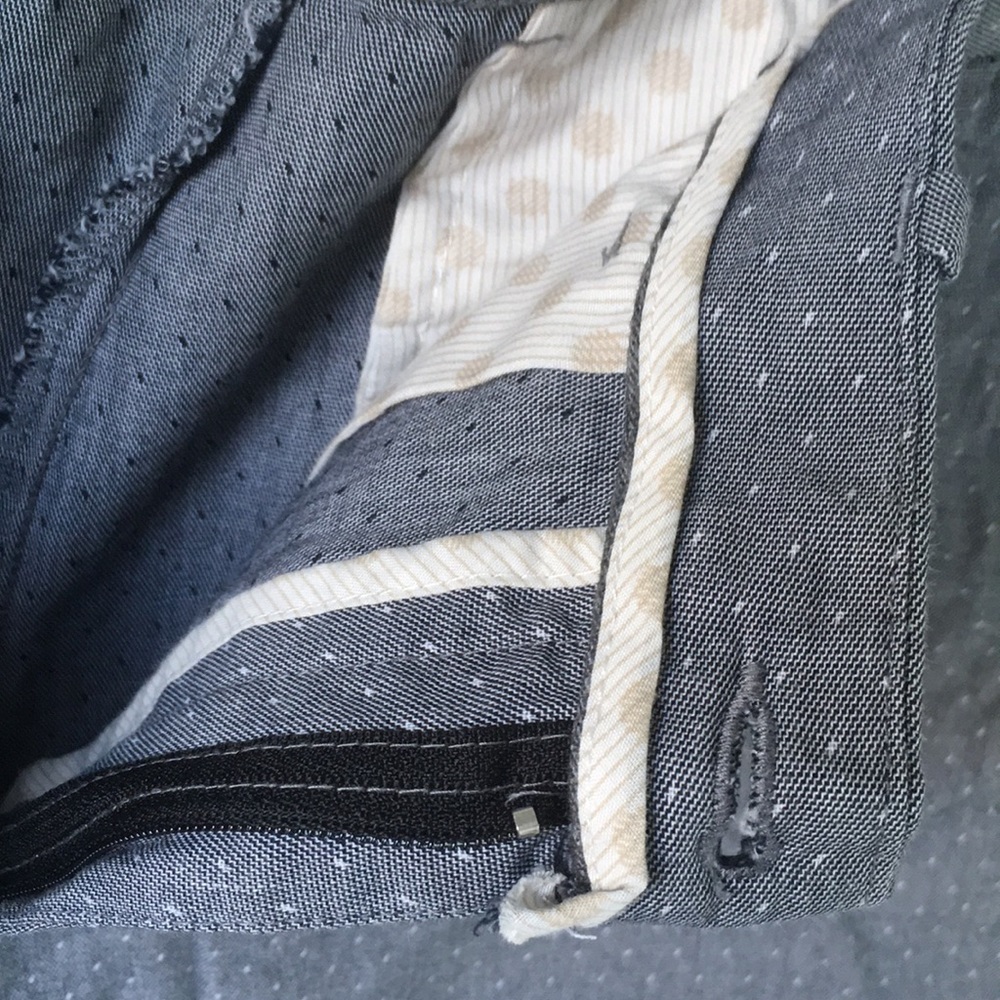 Perry Ellis Grey and white stitching shorts Sz 34 - Picture 4 of 8